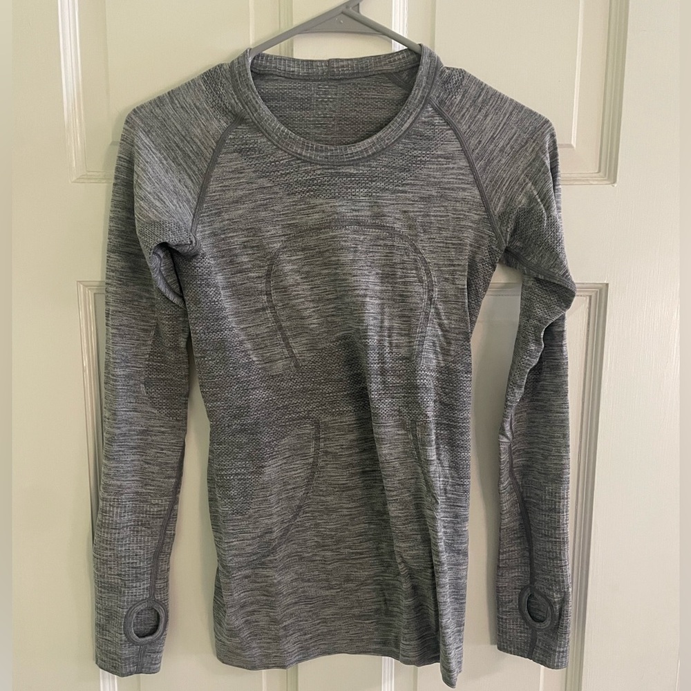 lululemon athletica Heathered Gray Long Sleeve Top
